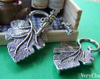 10 sets of Antique Silver Vine Leaf Toggle Clasps  A2800