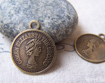 50 pcs de bronze antique Queen Elizabeth Second Coin Charms 19mm A5754