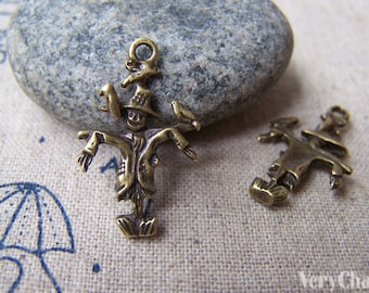 20 pcs of Antique Bronze Lovely Scarecrow Charms 15x24mm A298