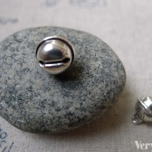 10 pcs of Antique Silver Jingle Bell Charms 9mm  A6137