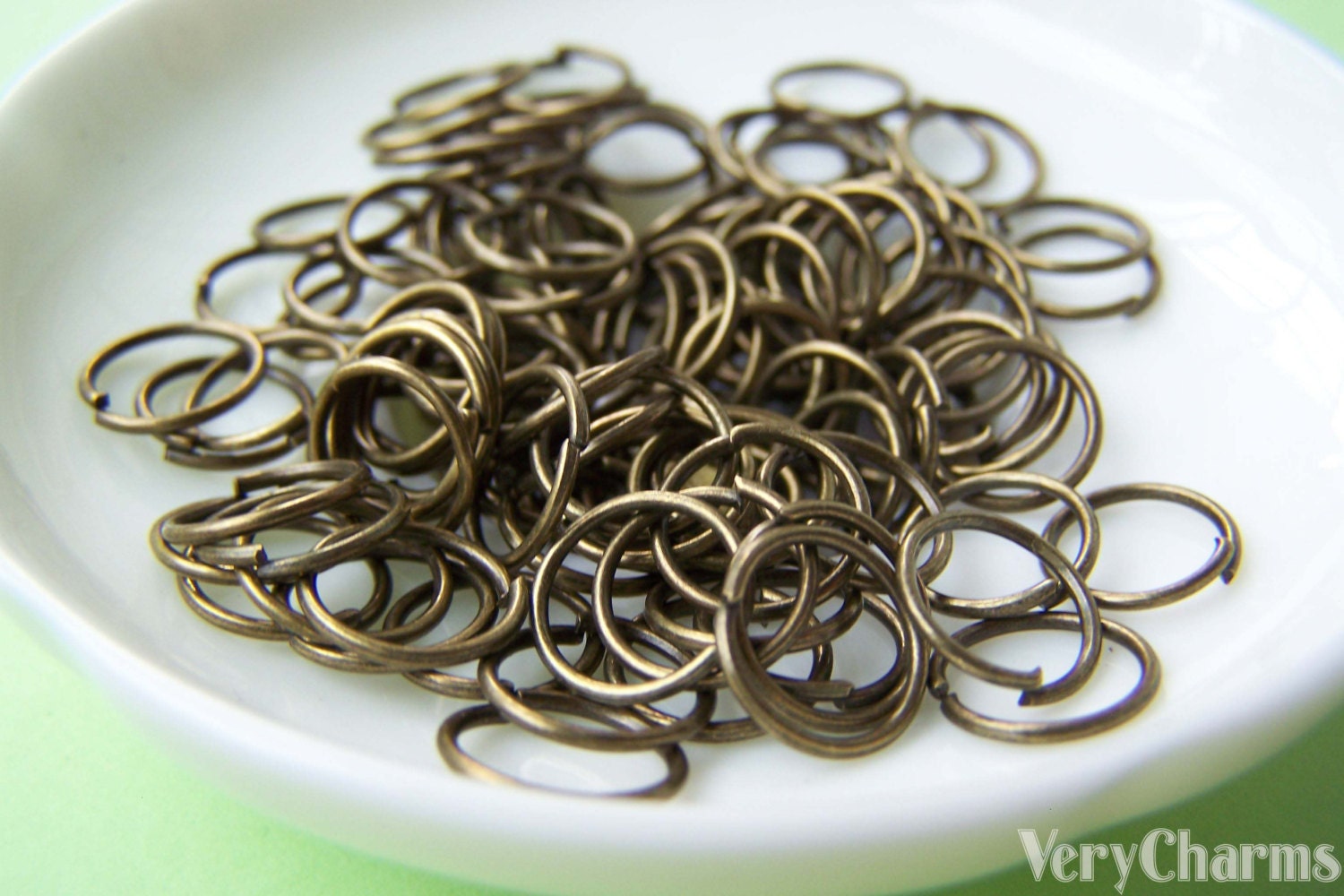200 pcs of Antique Bronze Jump Rings 10mm 19guage A3300