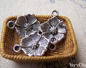 MMSC ♡ MIchael Kors Québec Sunglasses creates an effortlessly