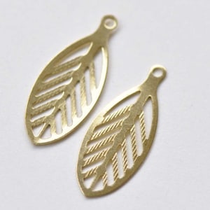 30 pcs Raw Brass Filigree Leaf Charms Stamping Embellishments 9x23mm A8579