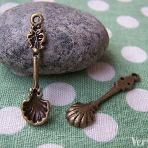 Antique Bronze Scallop Shell Spoon Charms 9x34mm Set of 10 A1407