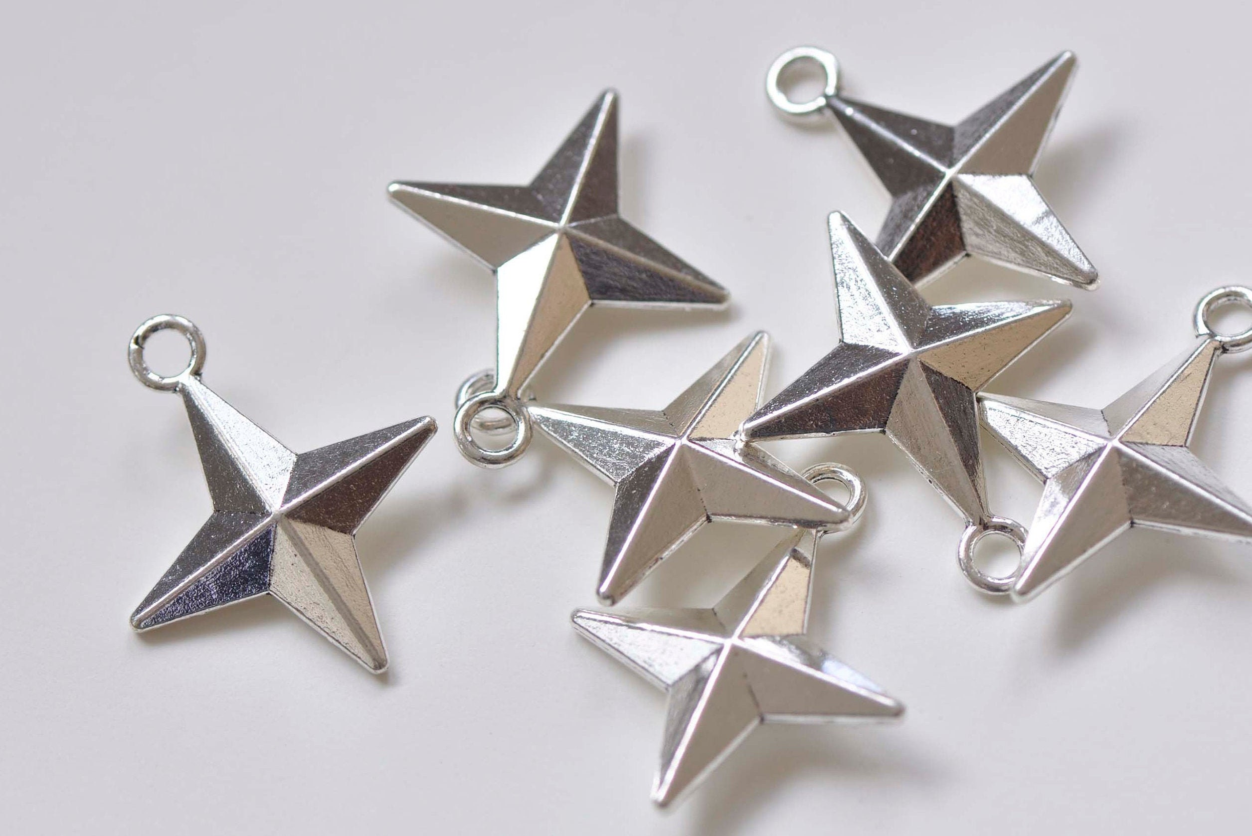 Antique Silver Four Pointed Star Charm Pendants 25x30mm Set Antique Silver Four Pointed Star Charm Pendants 25x30mm Set