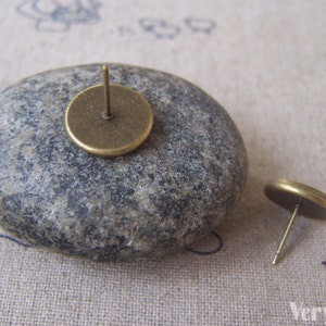 10 pcs Round Ear Stud Posts Earring Antique Bronze Finish Bezel Size 10mm  A4679
