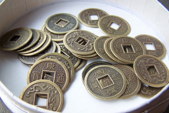 50 pcs of Antiqued Bronze Traditional Chinese Qing Dynasty Coin Charms 19mm A532