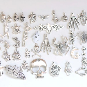 Antik Silber Halloween Theed Ghost Skull Charms Mixed Styles 43er Set
