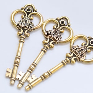 Crown Key Pendants Antique Gold Charms 32x83mm Set of 5 pcs A7810