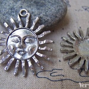 10 pcs of Antique Silver Lovely Sun Face Charms 30mm A968