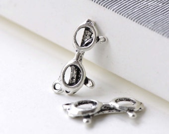 Sunglasses Charms Antique Silver Finish 10x21mm Set of 20 pcs A7951