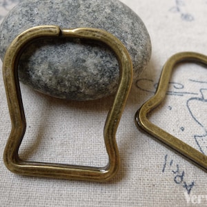 10 pcs of Antique Bronze Bottle Shaped Keyring Charms 30x35mm A6050
