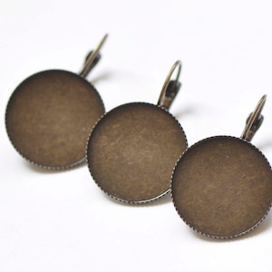 Impostazioni per orecchini cabochon rotondi con filo per orecchini francese, castone con bordo a dente di sega, set da 10 misure: 10 mm/12 mm/14 mm/16 mm/18 mm/20 mm/25 mm