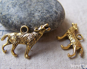 10 pcs Antique Gold Wolf Charms Pendants 20x26mm A5612