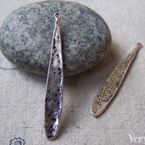 10 pcs of Antique Silver Textured Long Leaf Teardrop Charms Pendants 6x42mm A5626