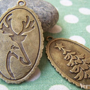 10 pcs of Antique Bronze Christmas Tree Reindeer Oval Pendants 26x41mm A660