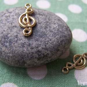 50 pcs Antique Gold Treble Clef Music Note Charms 8x20mm A7260