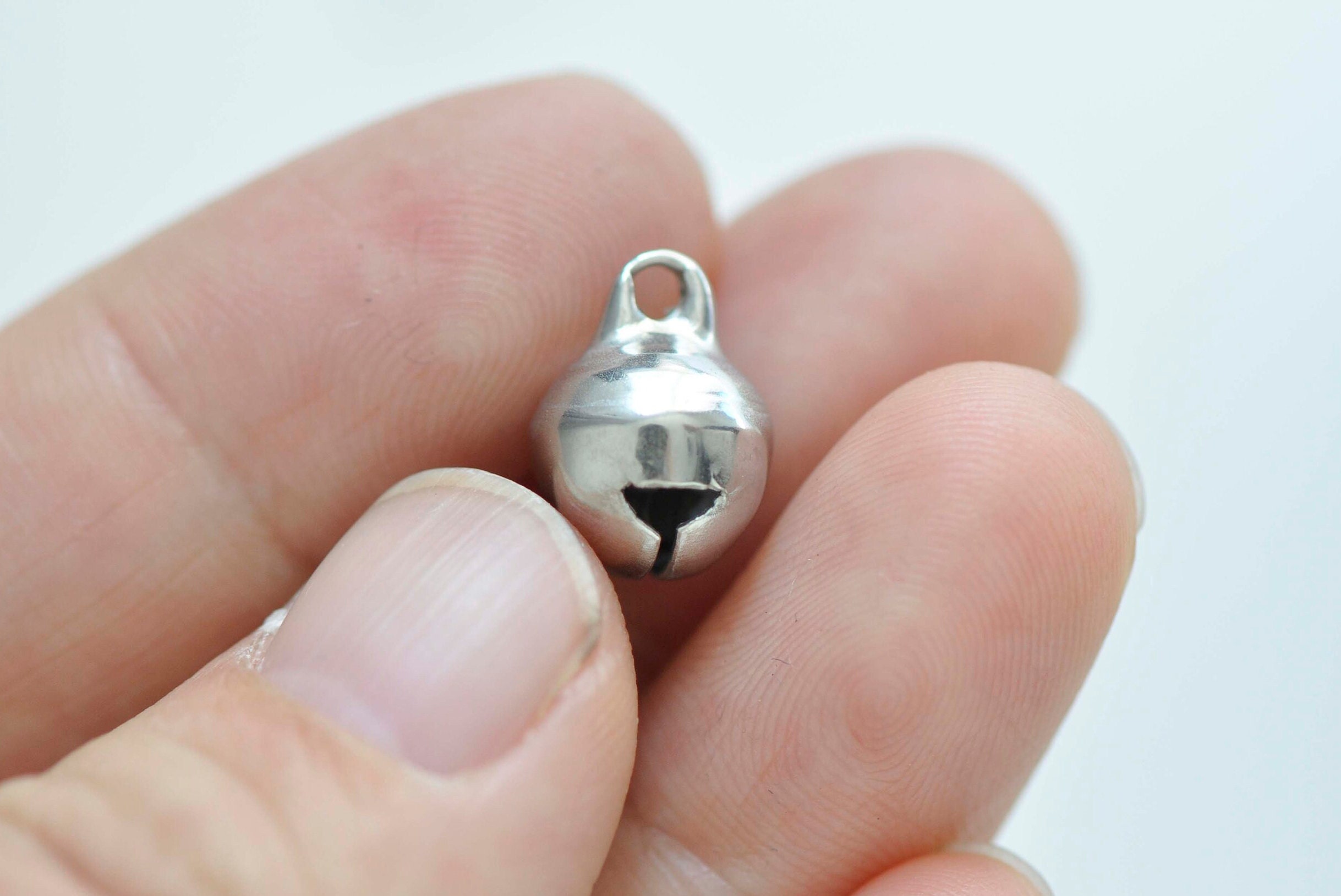 HJZHII 24 Stück Metall Glöckchen - Jingle Bells Für Hunde- Und Katzenhalsbänder