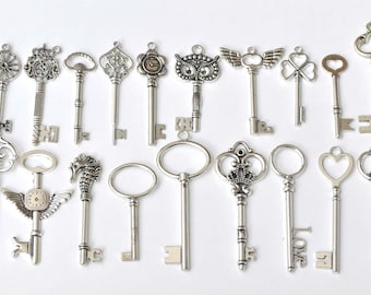 Antique Silver Large Skeleton Key Charms Pendants Collection