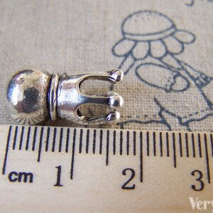 10 pcs of Antique Silver 3D Crown Queen Beads 17x20mm A5431 image 3