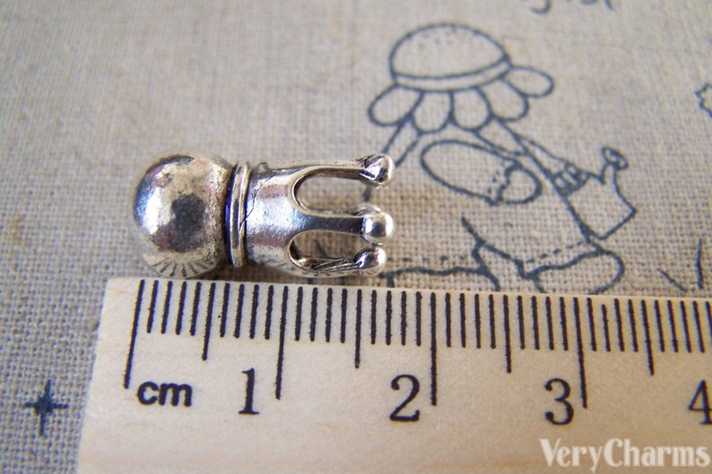 10 pcs of Antique Silver 3D Crown Queen Beads 17x20mm A5431 image 3