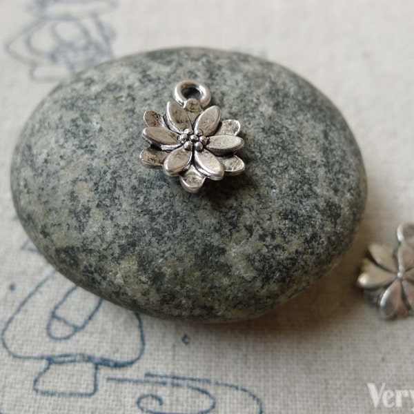 20 pcs Antique Silver Small Petal Flower Charms 10x14mm A6570