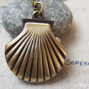 1 PC Antique Bronze Clam Shellfish Pocket Watch 33mm A5731