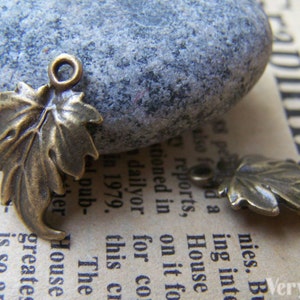 20 pcs of Antique Bronze Lovely Leaf Connectors Charms 12x19mm A396