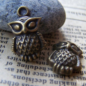 10 pcs of Antique Bronze Tiny Owl Charms 13x16mm A134