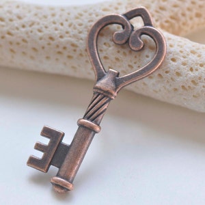 10 pcs Antique Copper Skeleton Key Charms Pendants 18x45mm A3534