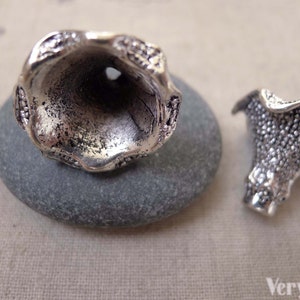 10 pcs Cone Bead Caps Antique Silver Heavy Duty Trumpet Charms  17x21mm  A7400