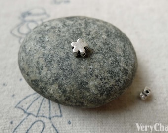 50 piezas de plata antigua Tiny Star Flower Spacer Beads 5x5mm A6571