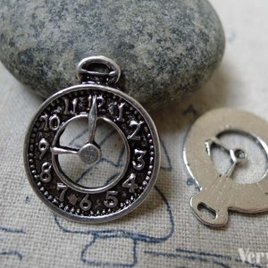 20 pcs of Antique Silver Filigree Clock Charms 20x25mm  A6139