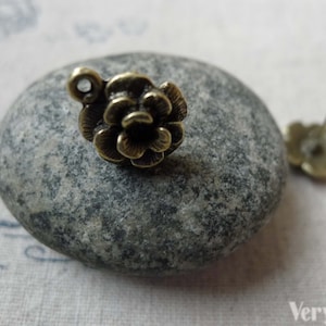 20 pcs of Antique Bronze Flower Earring Posts With Loop Steel Pin 12mm A6508