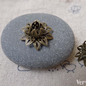 20 pcs Antique Bronze Brass 3D Filigree Flower Charms Findings 8x16mm A7181
