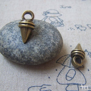 10 pcs of Antique Bronze Spike Charms With Hole 9x19mm A4830