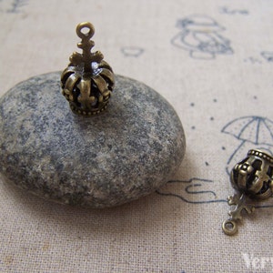 6 pcs Antique Bronze 3D Crown Charms 10x19mm A5213