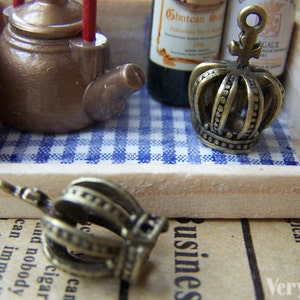 10 pcs Antique Bronze 3D Crown Charms 13x20mm A770