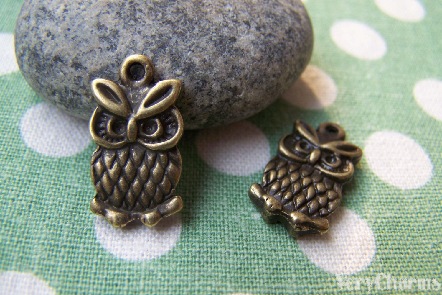10 pcs of Antique Bronze Owl Charms Double Sided  11x20mm A138