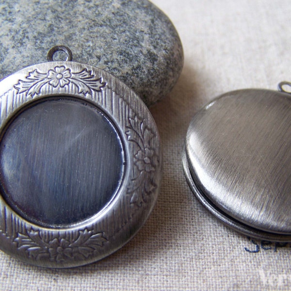 2 pcs of Antique Silver Finished Brass Round Bezel Photo Lockets 32mm A5606
