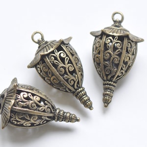 Antico bronzo 3D Filigrana Lanterna Lampada Lunga Pendente Charms 19x45mm