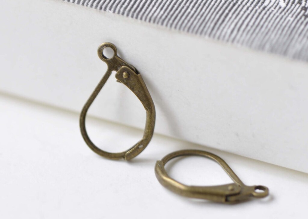 Lebole Gioielli Orecchini Cavallo Collezione The Circle DOR58 – Ottone Galvanizzato Oro Con Pietre Grigie, Lunghezza 8,5 Cm, Made In Italy