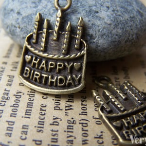 20 pcs of Antique Bronze Birthday Cake Charms 15x19mm A3427