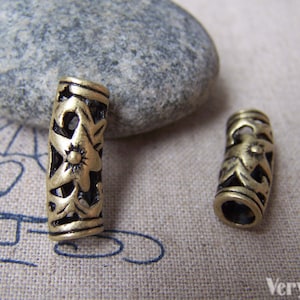 20 pcs Antique Bronze Filigree Flower Curved Tube Connectors  7x20mm A442