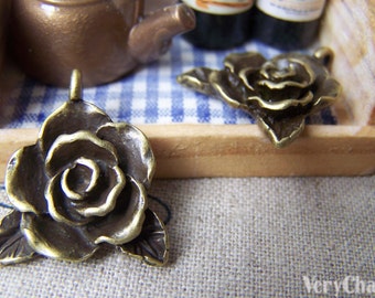 Antique Bronze Lovely Flower Charms Pendants 19x19mm Set of 10 A3047