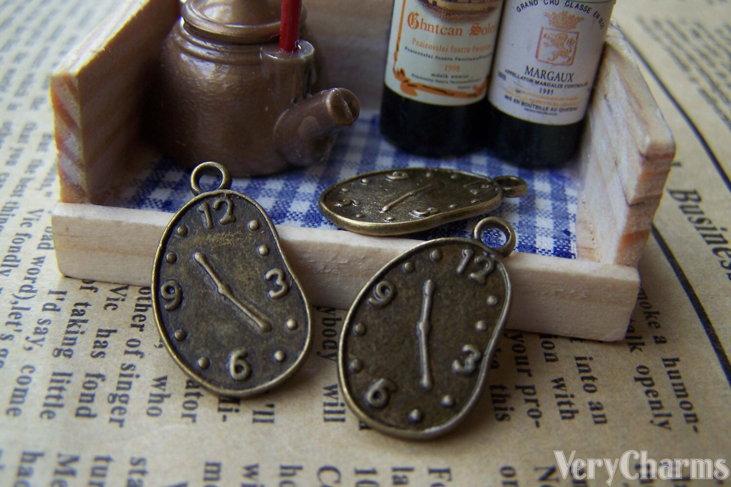 20 pcs of Antique Bronze Lovely Clock Irregular Oval Charms 13x18.5mm A3416