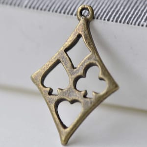 Poker Card Suit Charms Antique Bronze Finish Diamond Shape 17x26mm Ensemble de 30 A7829
