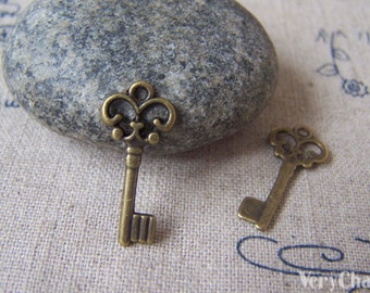 20 pcs Antique Bronze Simple Vintage Key Charms 9x21mm A3575