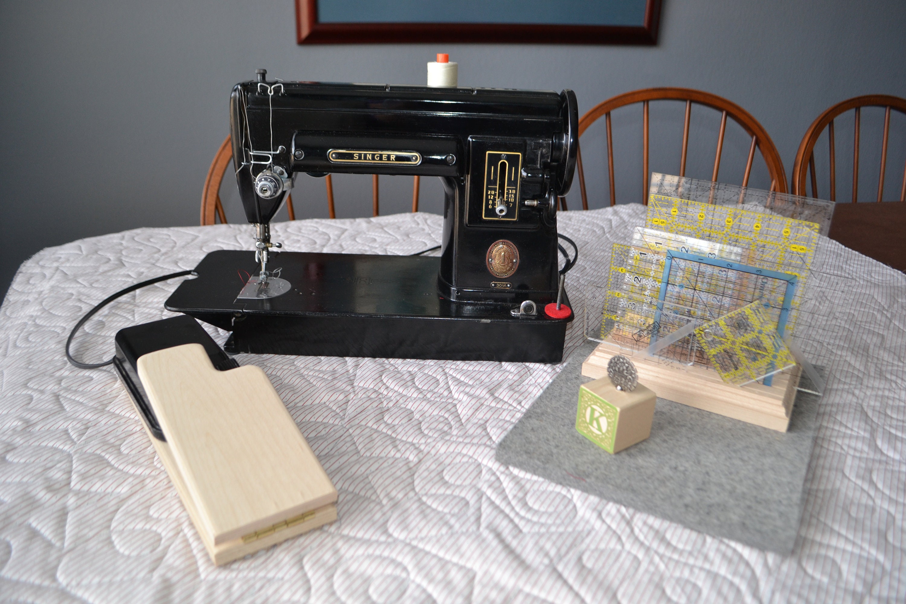 Singer Mini Vintage Sewing Machine 