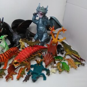 Large Dragon & Dinosaur Lot Galaxy Fighter Steeds Action Figure lot MOTU KO Galaxy Warrior Vintage Imperial Beast 80s toys image 3